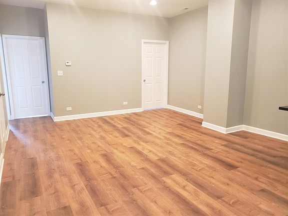 4th image of 2892 S Archer Ave #2F