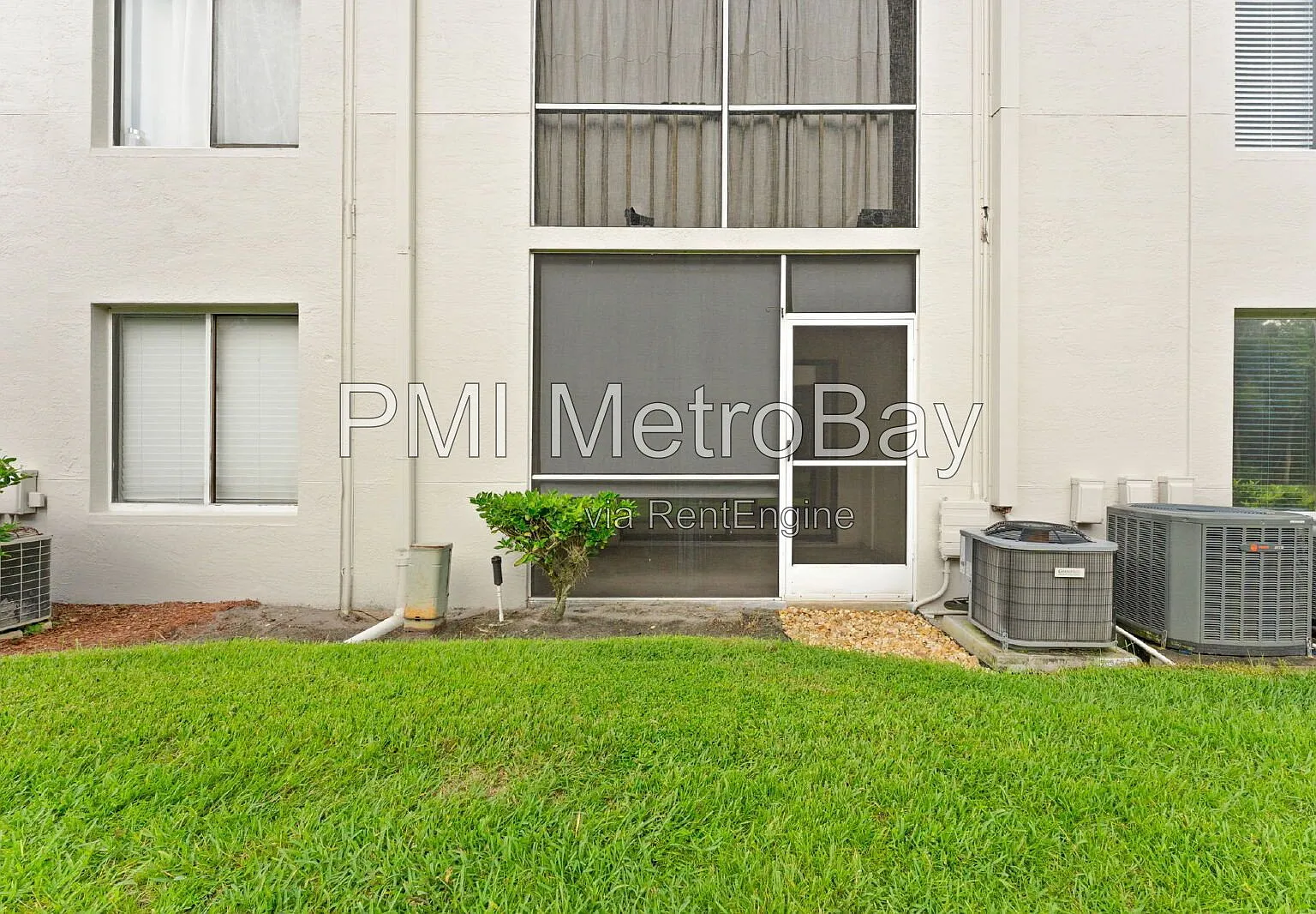 2 bed, 2.0 bath, 970 sqft, $1,500 — Photo 2