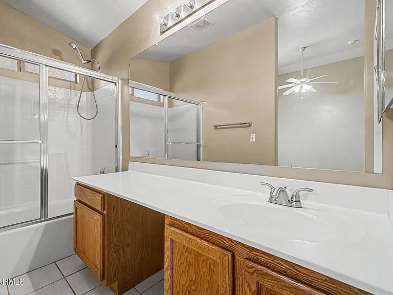 905 E Potter Dr — Photo 7
