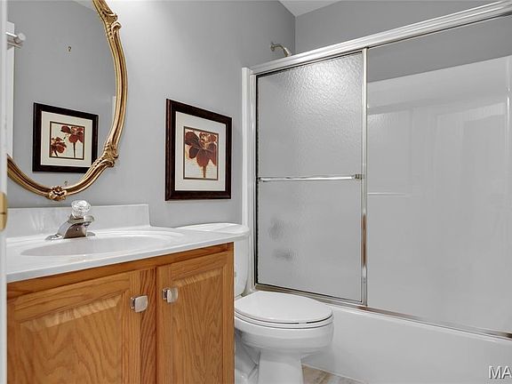5th image of 10158 Chancery Ln
