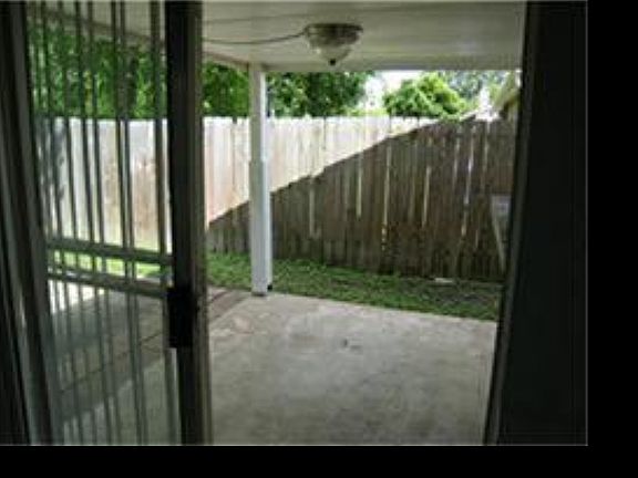 5th image of 12214 Barrett Brae Dr