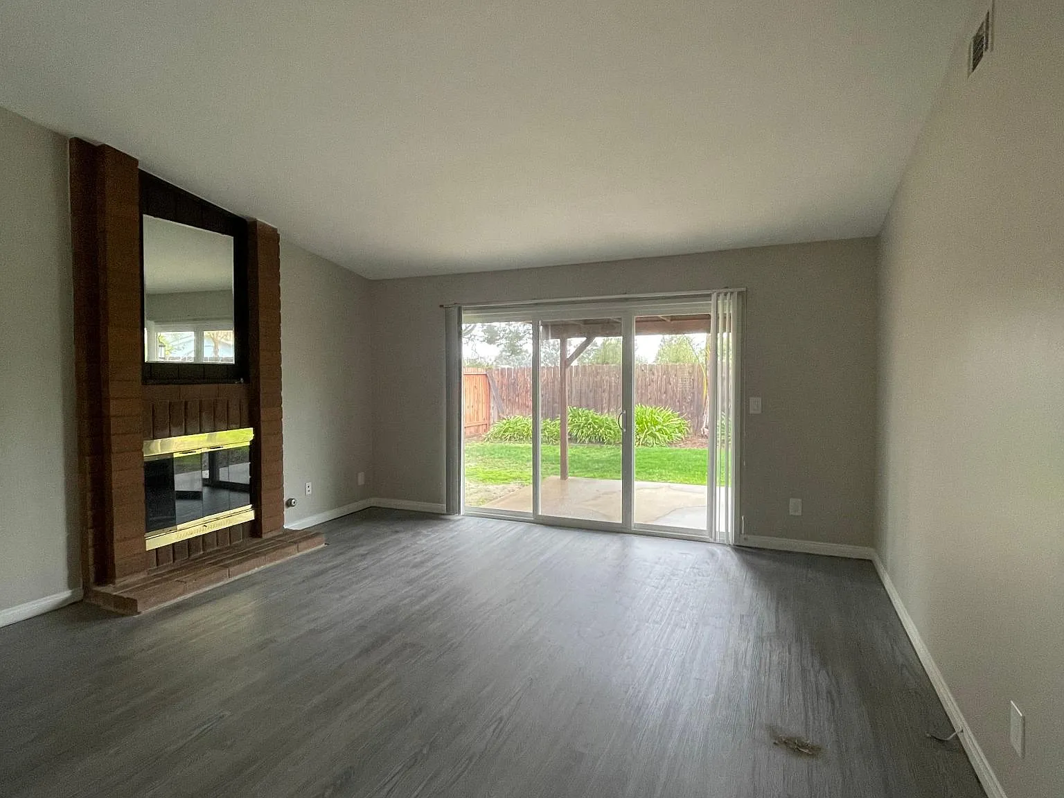 2 bed, 1.5 bath, 1233 sqft, $3,500 — Photo 3