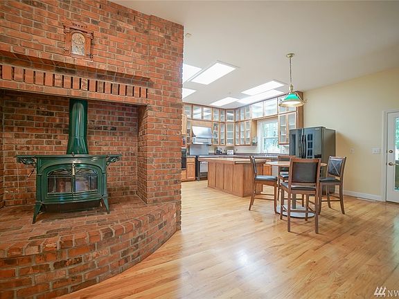 5th image of 11405 114th Avenue Ct NW