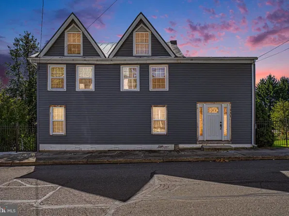 321 Pottsville St, Lykens, PA 17048