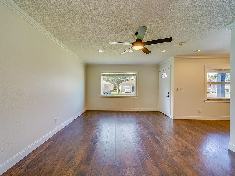 1116 Tangerine St — Photo 11