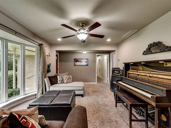 2nd image of 9304 Hunters Creek Dr