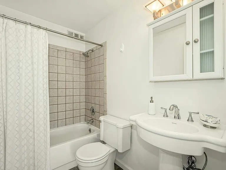 6333 Lake Washington Blvd NE #307 — Photo 16
