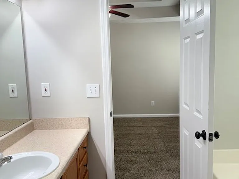 2034 Elm Grove Ln — Photo 9