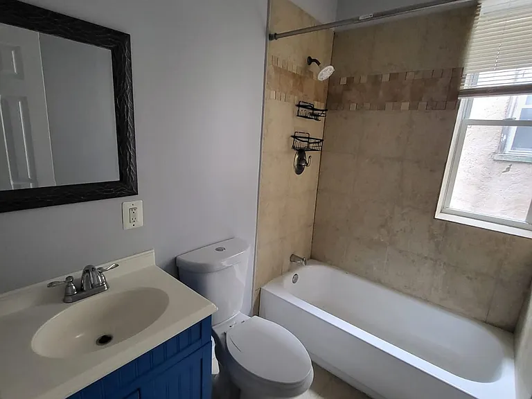 4914 Knox St #B — Photo 9