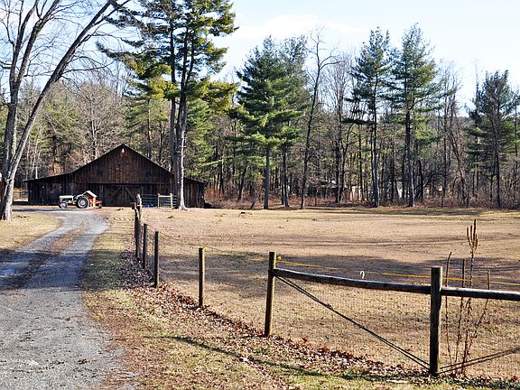 4th image of 2556 Us Route 20