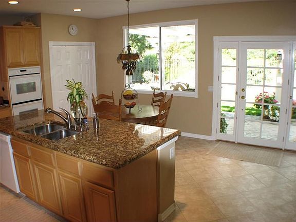 Kitchen/Bkfst opens to Patio