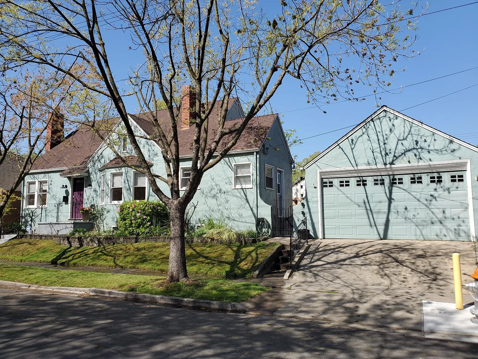 1916 45th St photo 1