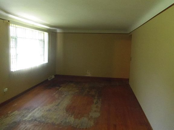2nd image of 5709 Cromley Dr