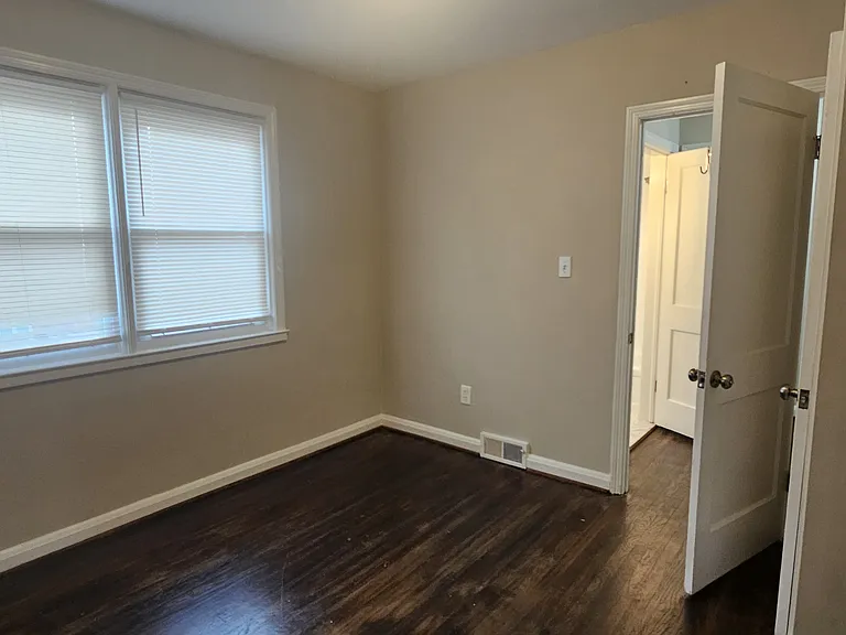 1405 Cedarcroft Rd — Photo 2