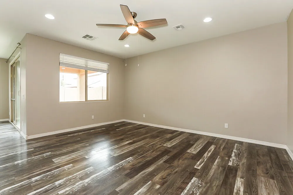 3 bed, 2.0 bath, 1571 sqft, $1,895 — Photo 3