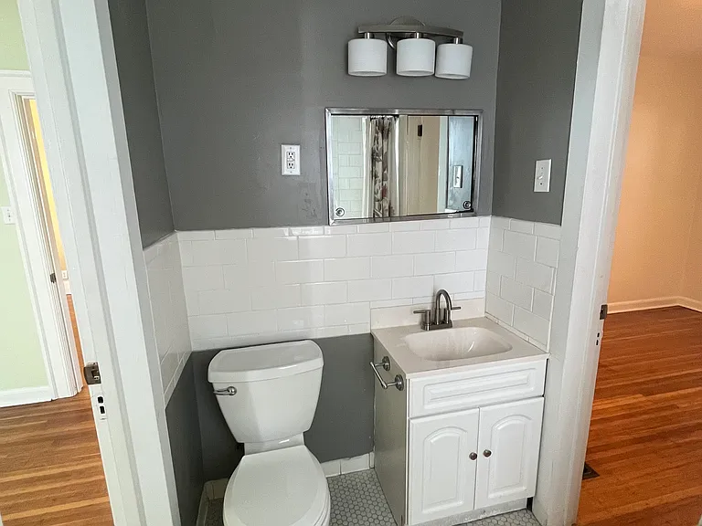 5219 Carrollton Ave — Photo 15