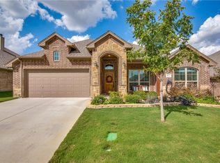 412 Lone Star Dr, Justin, TX 76247