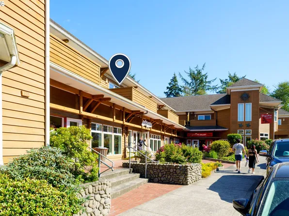 123 S Hemlock St #203, Cannon Beach, OR 97110