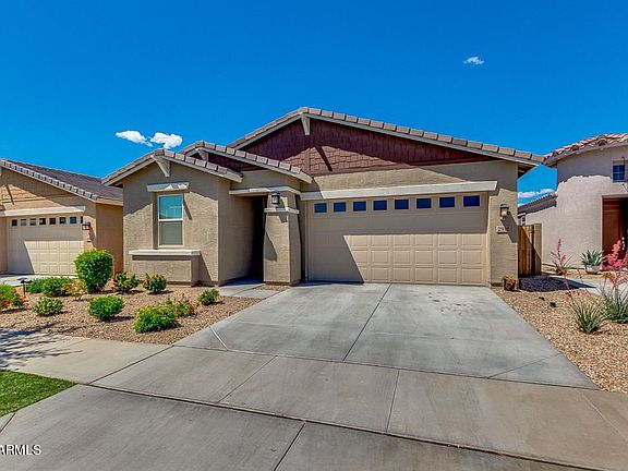 3rd image of 2918 E Wayland Dr