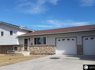 741 Big Horn Dr, Douglas, WY 82633