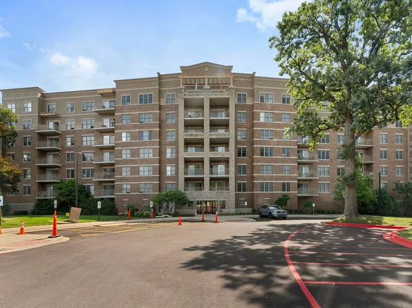 125 Lakeview Dr Unit 406, Bloomingdale, IL 60108