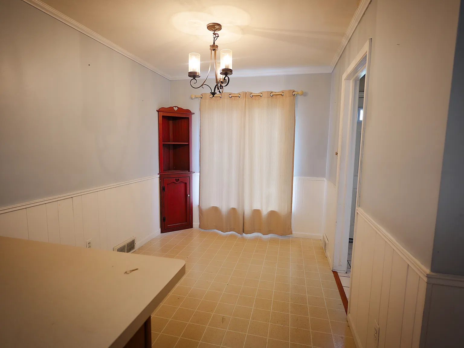 4 bed, 1641 sqft, $2,500 — Photo 3