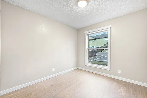 2600 Alderwood Ave Photo 1