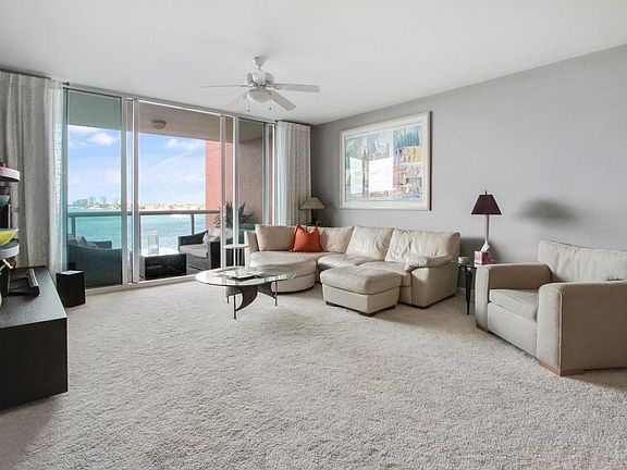 4th image of 2650 Lake Shore Dr Unit 504