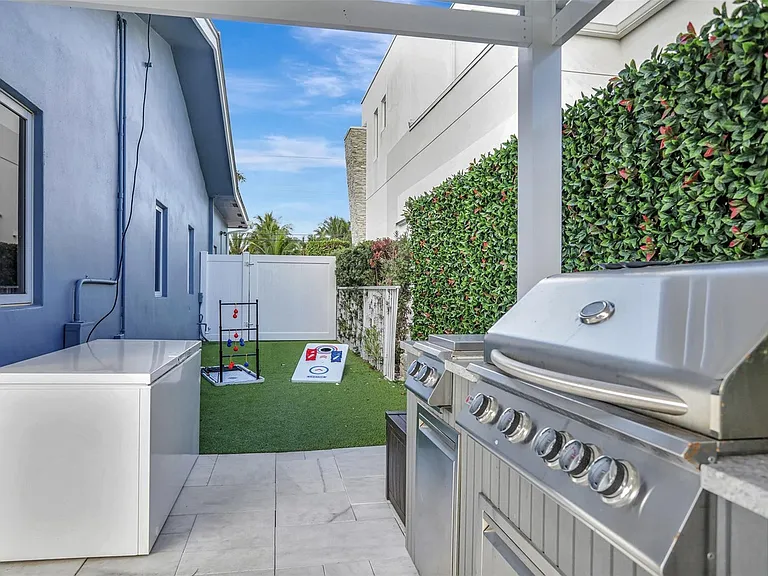1304 Mandarin Isle — Photo 32