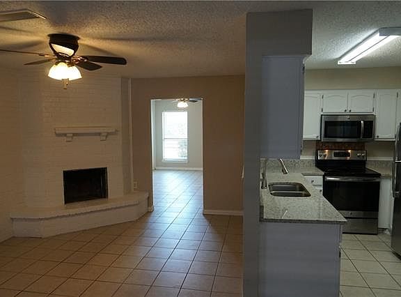5th image of 10 E Mountain Creek Dr