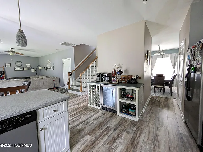 205 Bell Ridge Ln — Photo 7