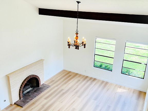 2nd image of 269 S Larchmont Blvd