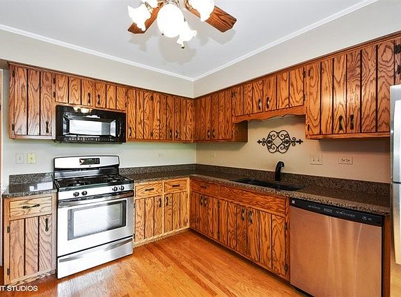 2nd image of 11661 Matterhorn Cir #202