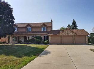 1564 Kings Carriage Rd, Grand Blanc, MI 48439