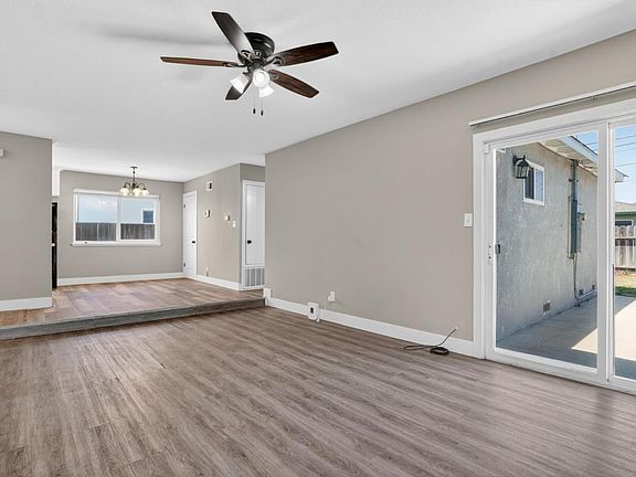 4th image of 441 Sharon Ct