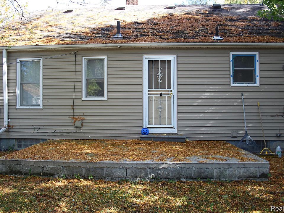 5765 Marseilles St, photo 9