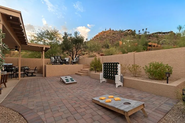 2320 E Behrend Dr — Photo 43