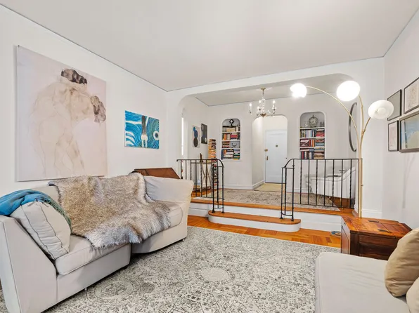 225 East 74th Street image 2 of 10