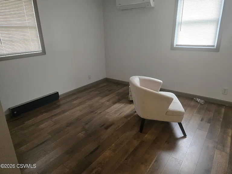 11565 Old Turnpike Rd — Photo 6
