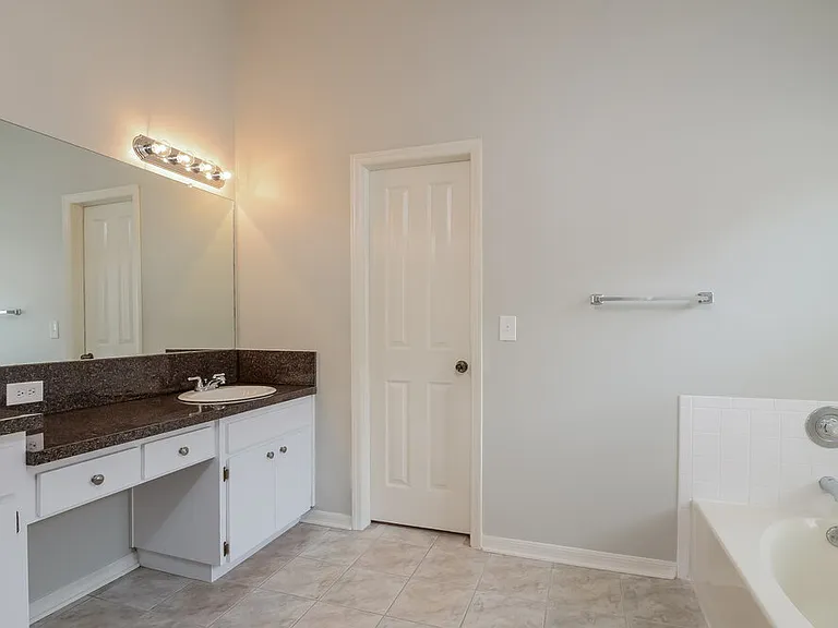 1430 Maximilian Dr — Photo 8