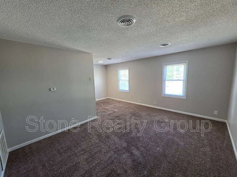 2 bed, 1.0 bath, $775 — Photo 2