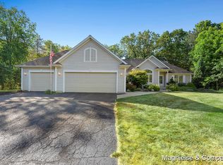 10327 E Rivershore Dr SE, Alto, MI 49302