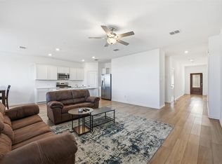 216 Post Oak St, Azle, TX 76020