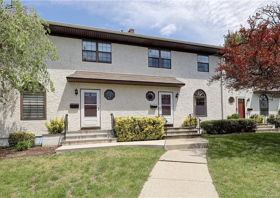 1st image of 90 Somerset Dr