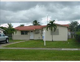 1st image of 402 SW 72nd Ave