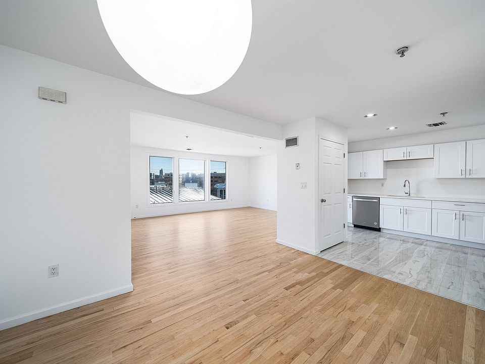 1st image of 8909 Riverside Pl #1