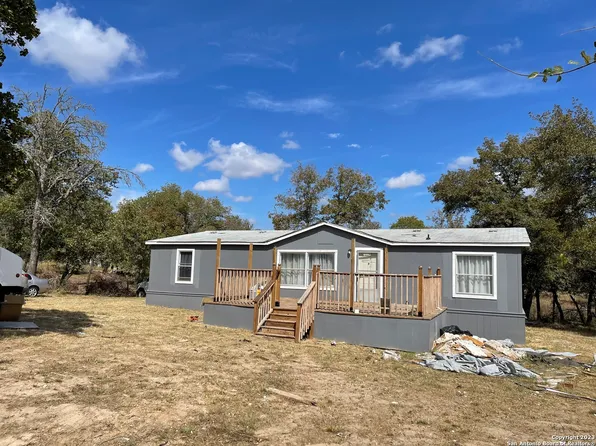 435 Ashford Cir, Poteet, TX 78065