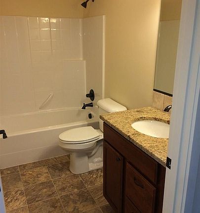 5th image of 2752 S Dennis Pl