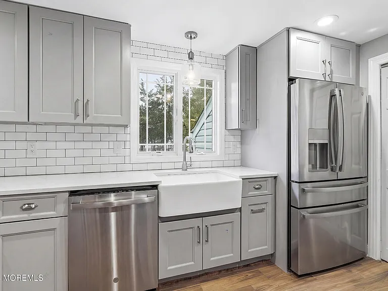 416 Roosevelt Ave — Photo 13