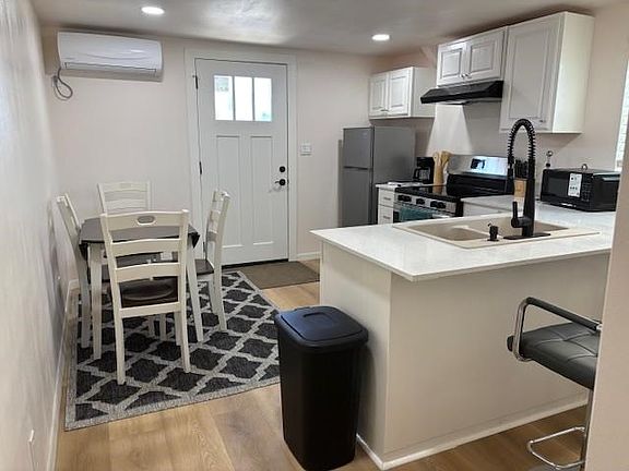5th image of 1025 Beach Blvd #B